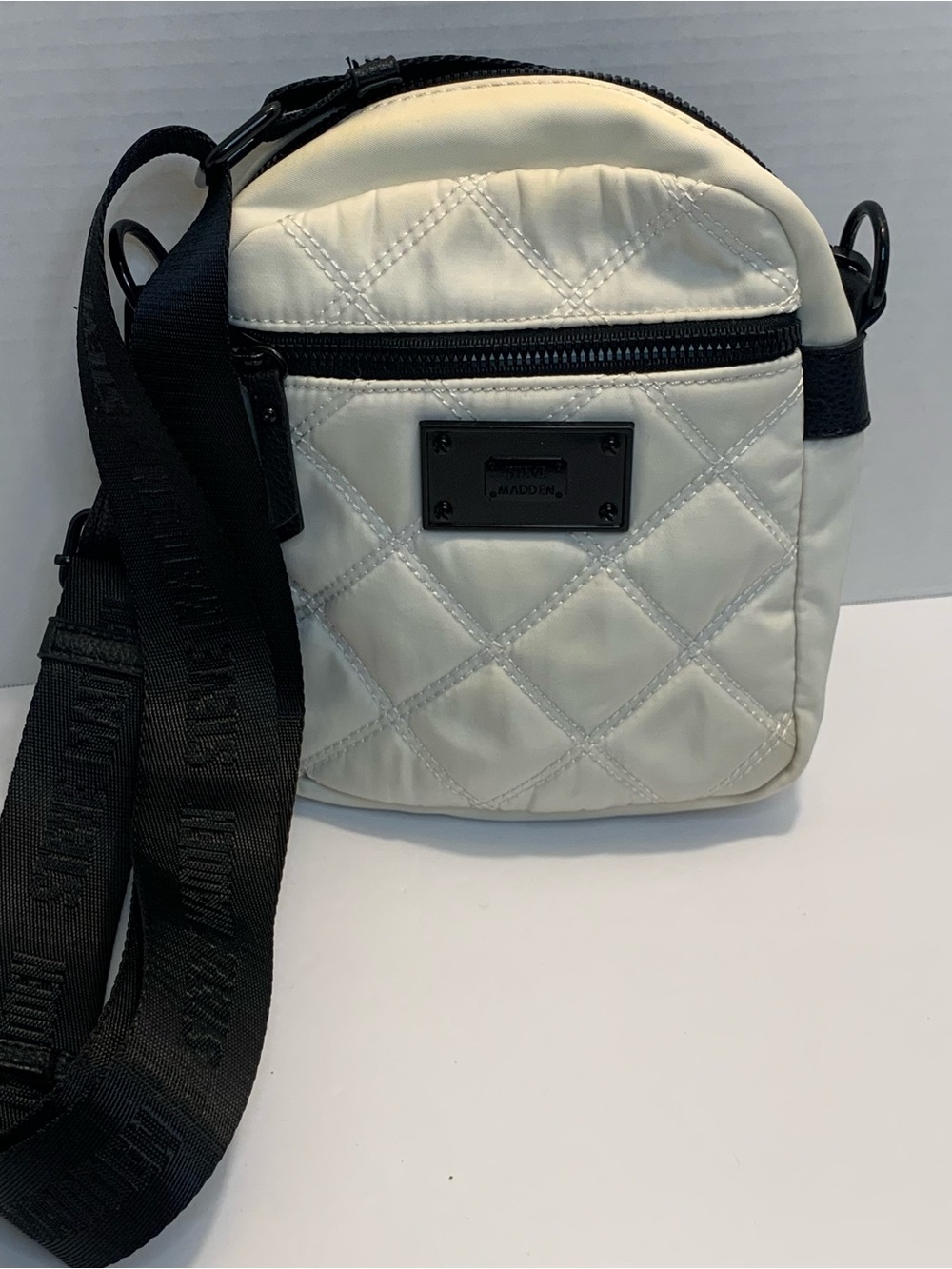 Steve Madden White Quilted Polyester Crossbody Bag Zip, Detachable Strap